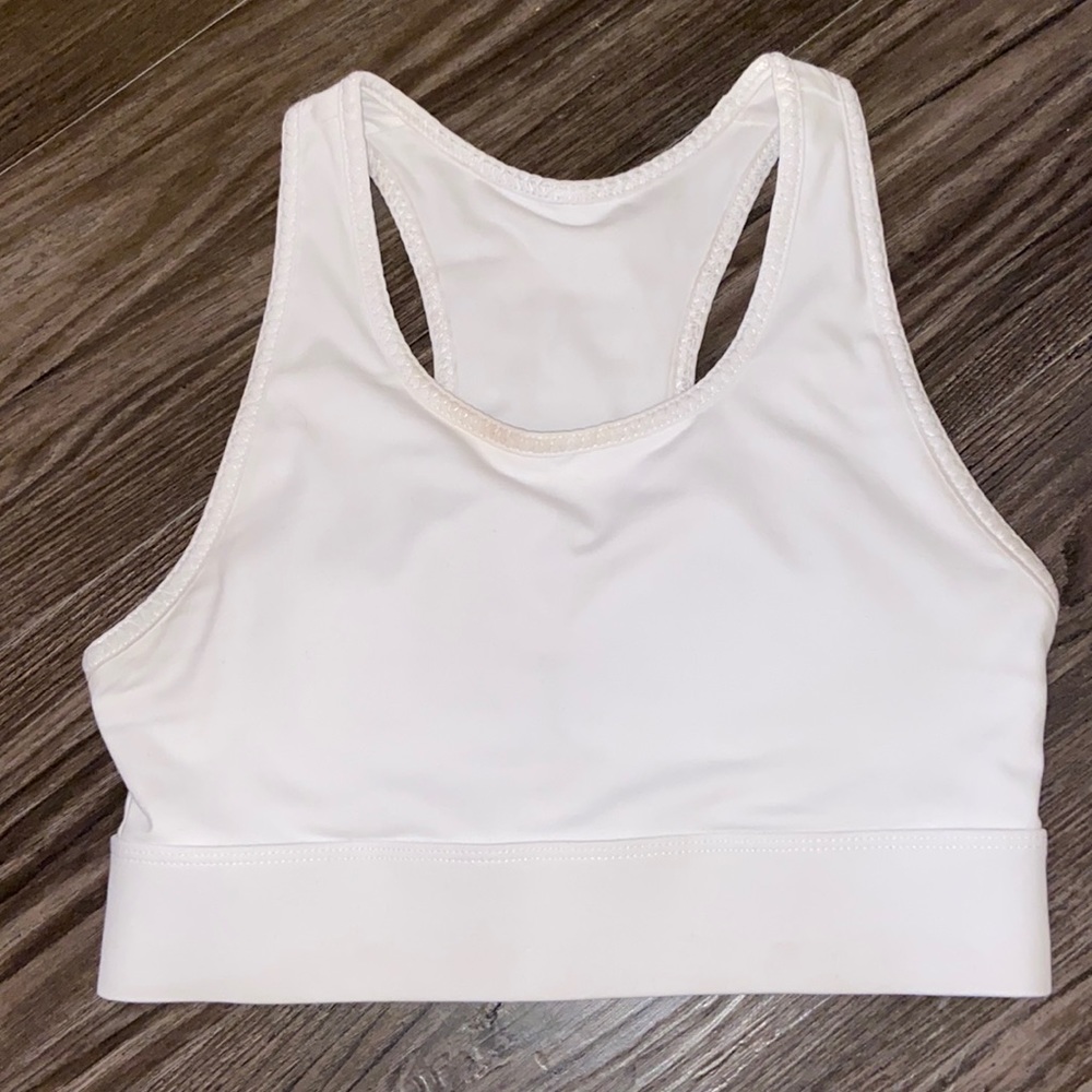 Fabletics On-The-Go Medium Impact Sports Bra
